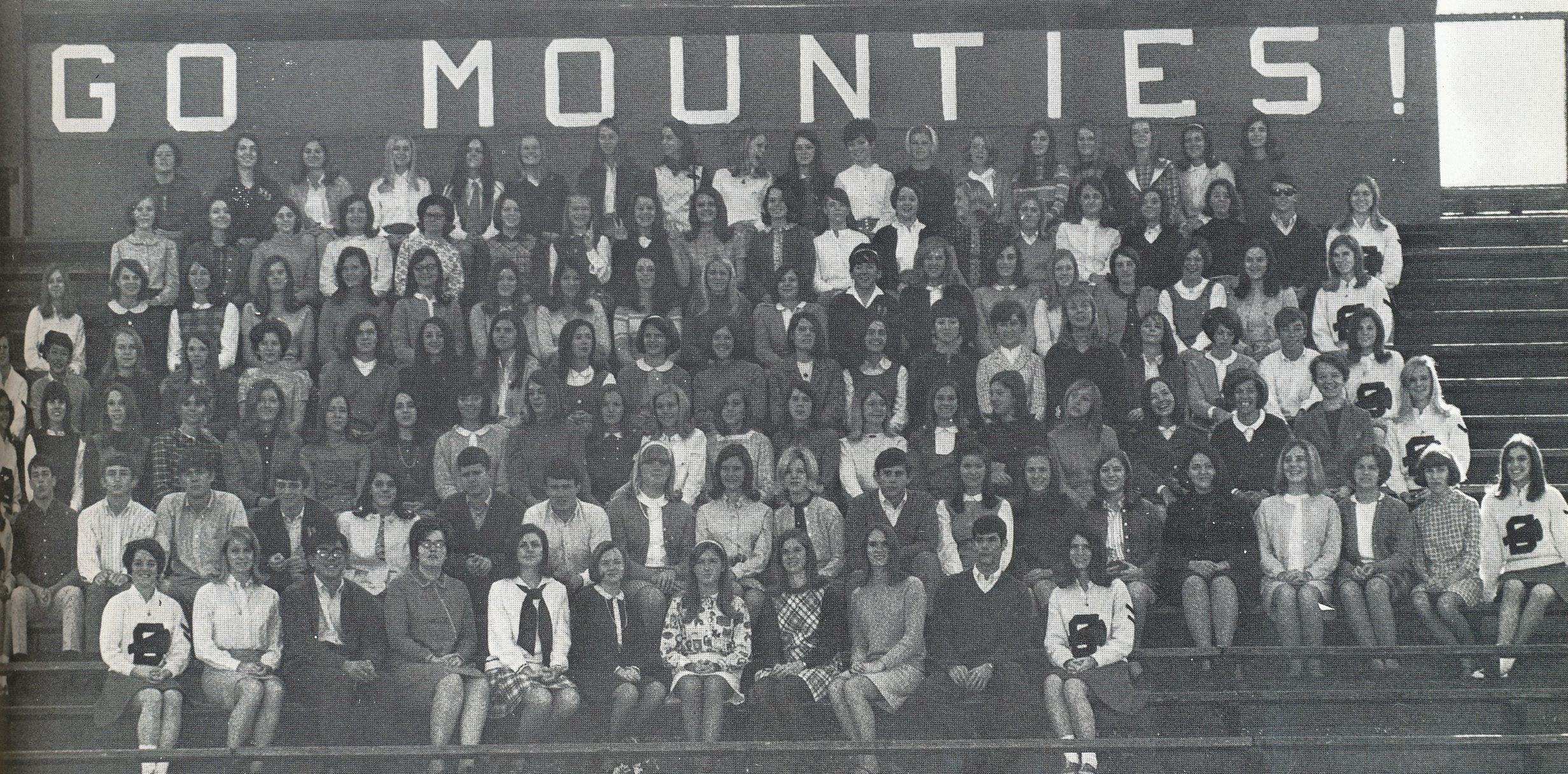 THE SHADES VALLEY MOUNTIES PEP CLUB. (Click to enlarge.)