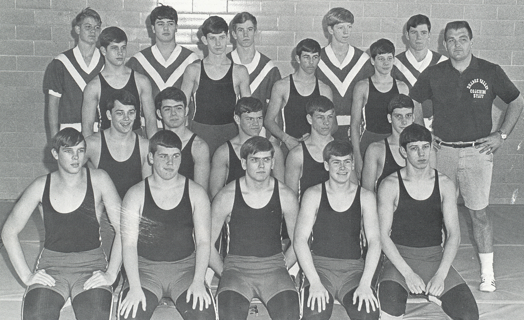 SHADES VALLEY HIGH SCHOOL MOUNTIES WRESTLING TEAM.(Click to enlarge.)